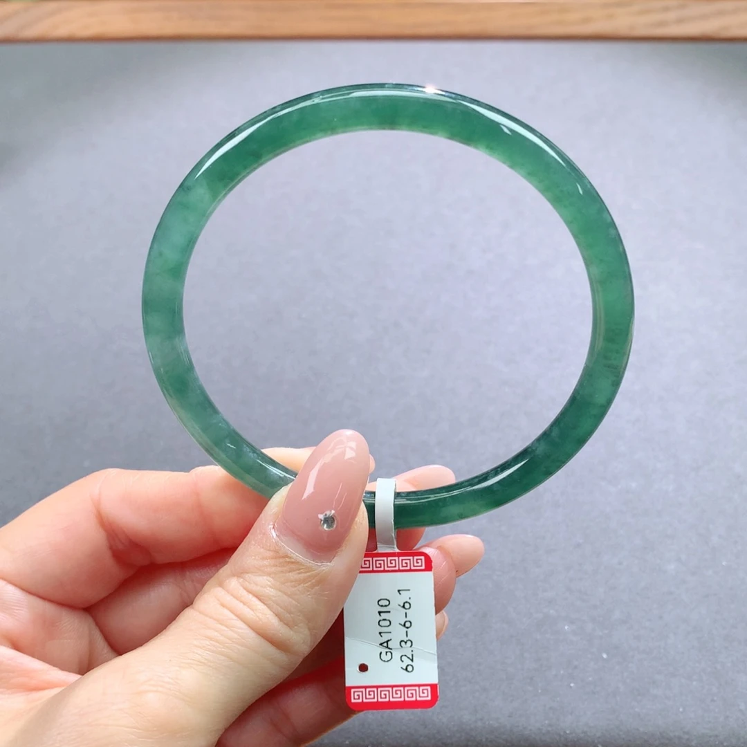 翡翠手镯未镶嵌天然翡翠手镯叮当镯