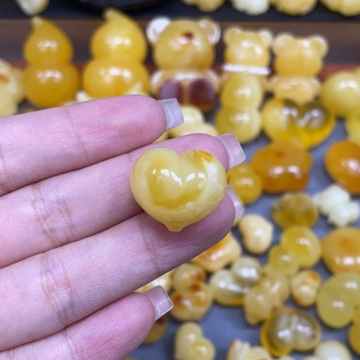 琥珀未镶嵌珠宝奇石