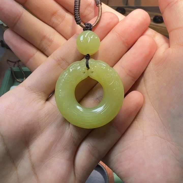 颈饰未镶嵌和田玉