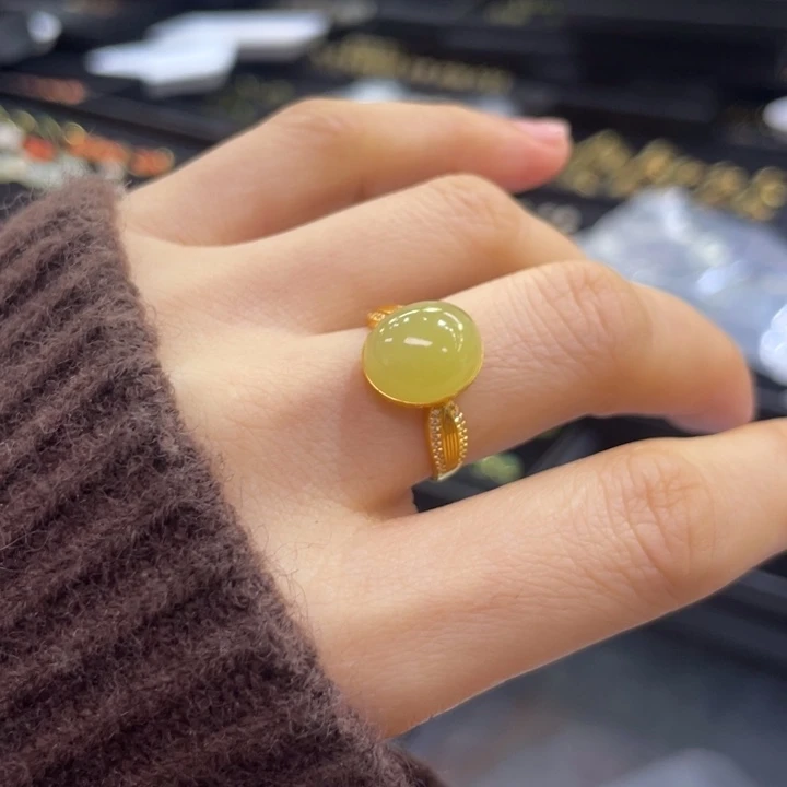 和田玉18K金镶嵌戒指