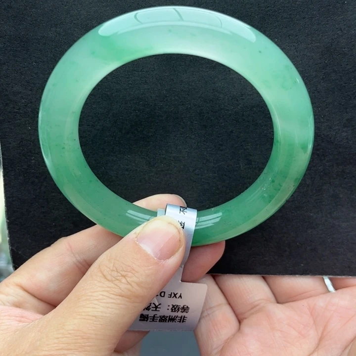 石英质玉未镶嵌手镯57