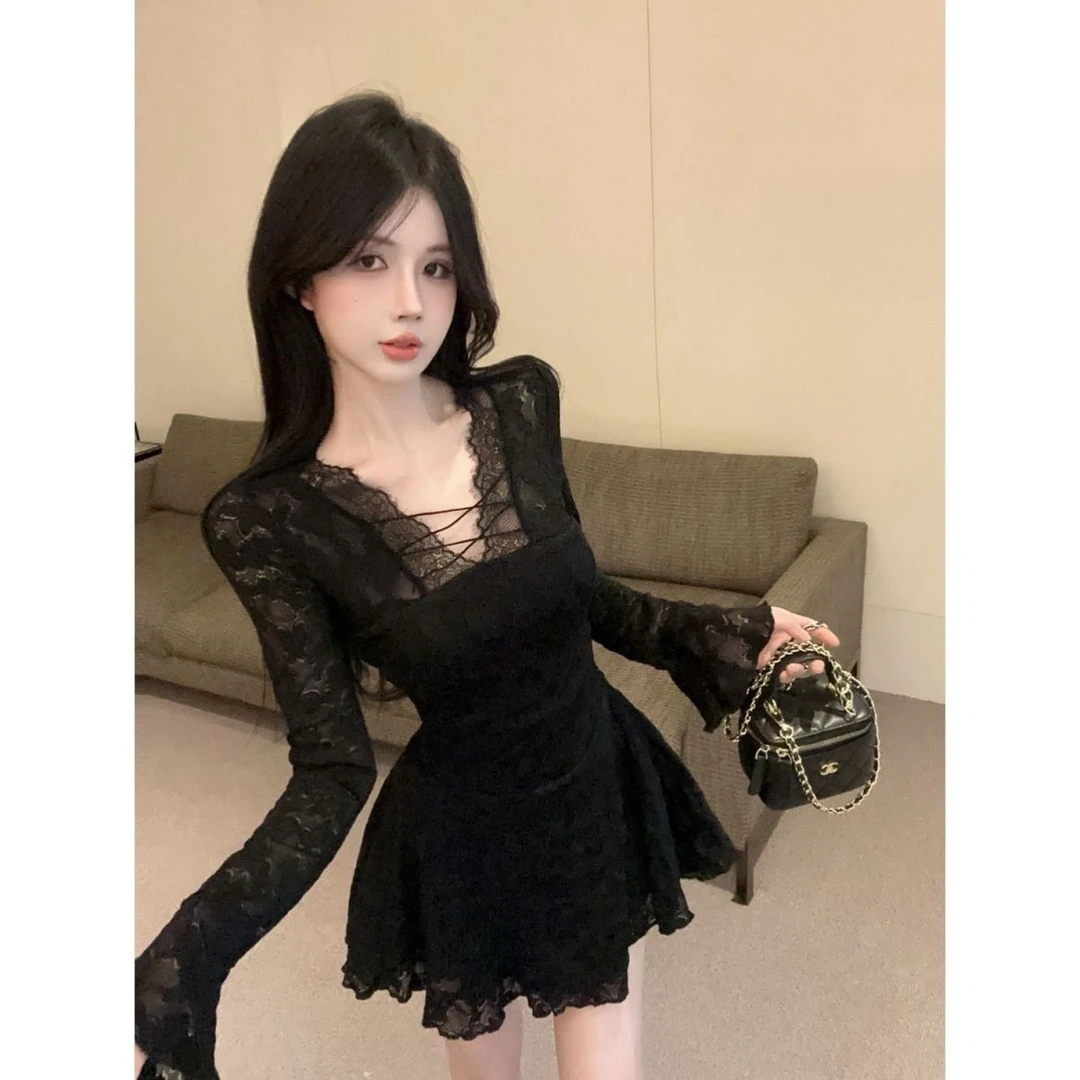 pinkmoon||韩系性感镂空蕾丝长袖连衣裙气质收腰显瘦辣妹秋季纯欲