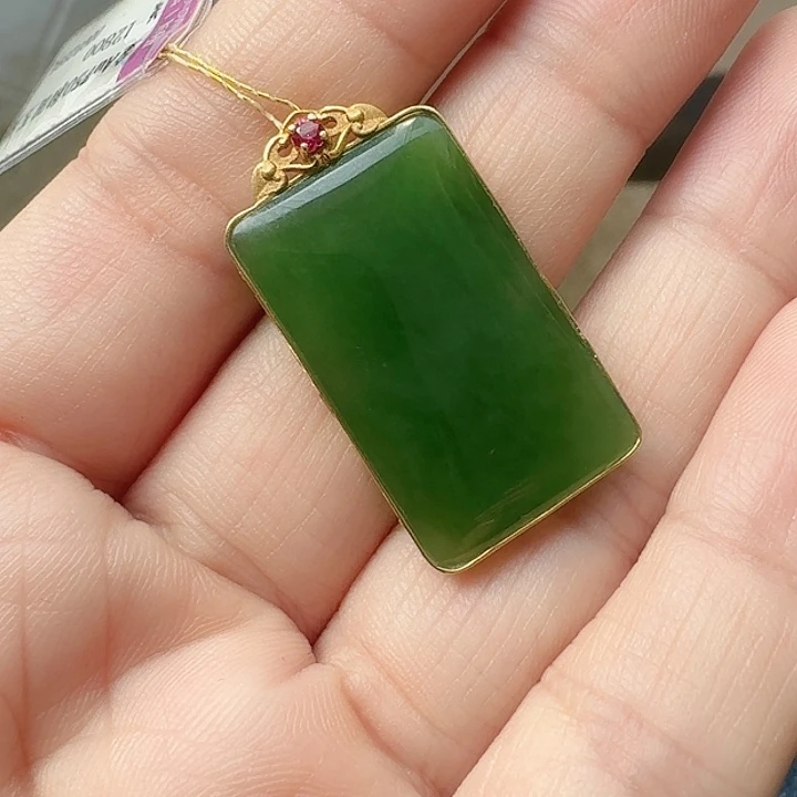 和田玉18K金镶嵌颈饰倩
