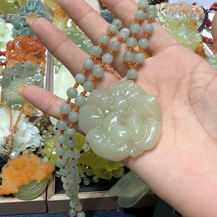 蛇纹石玉未镶嵌吊坠