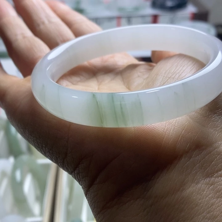 石英质玉未镶嵌手镯