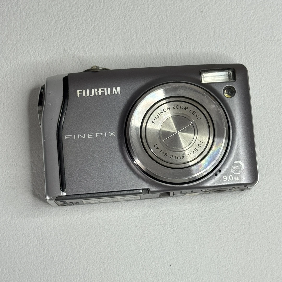 9新 Fujifilm/富士 F47fd 900w像素3倍光变 屏微瑕屏贴膜 复古CCD