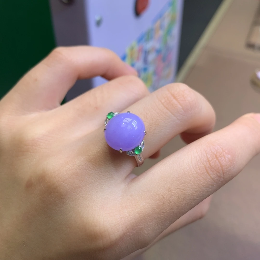 翡翠18K金镶嵌颈饰翡翠