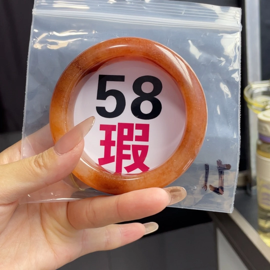 未镶嵌手镯石英质玉