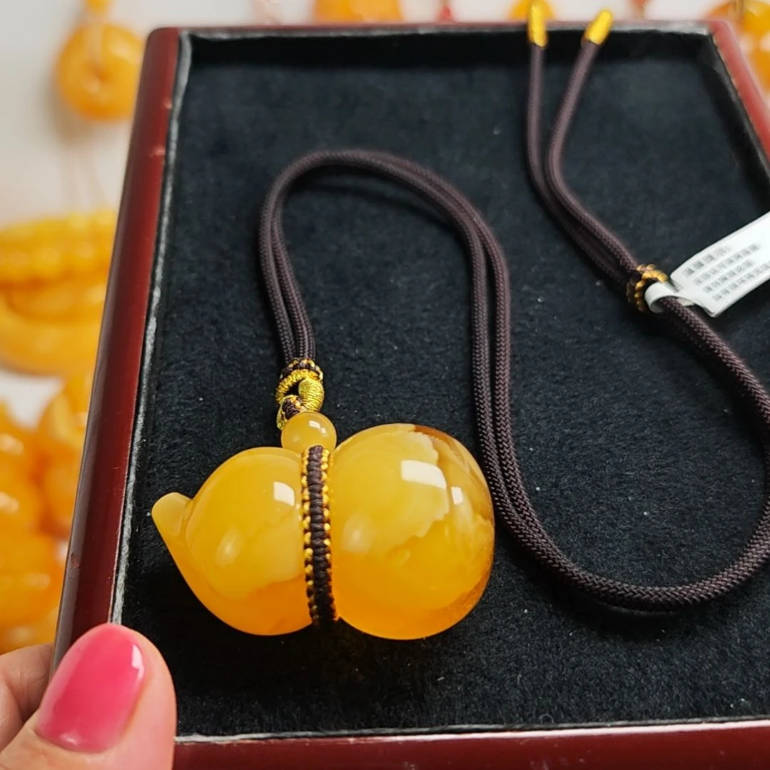 蜜蜡吊坠(赠链)未镶嵌