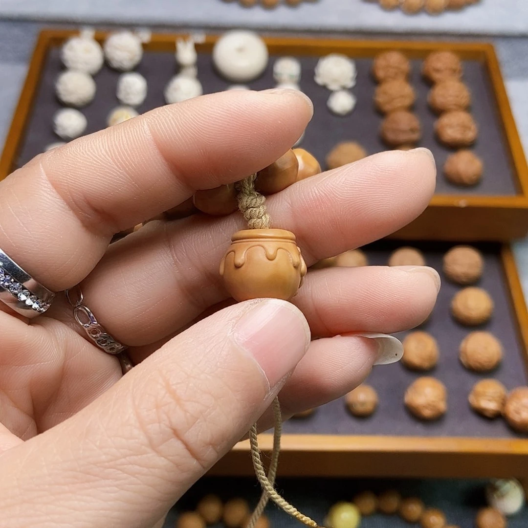 猴头核桃吊坠用****4定制蜂蜜罐子