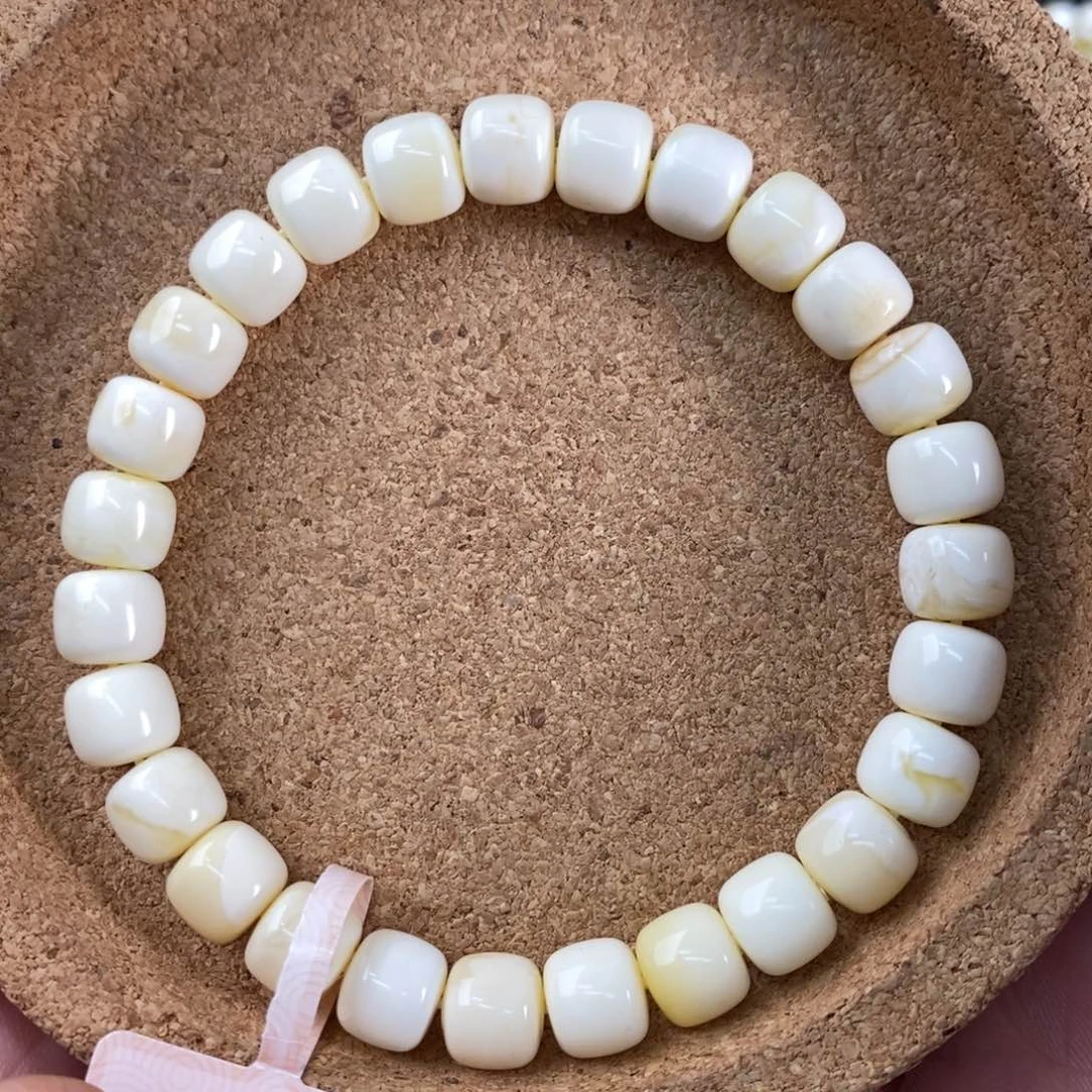 蜜蜡裸石未镶嵌蜜蜡8