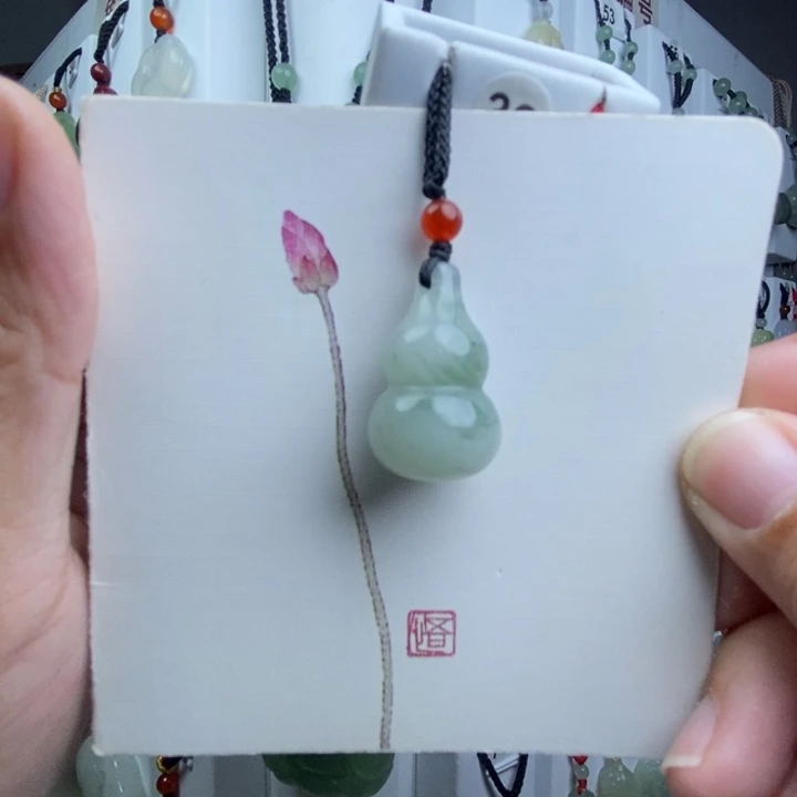 石英质玉未镶嵌颈饰