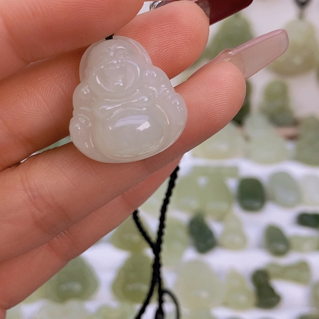 我***周和田玉未镶嵌颈饰