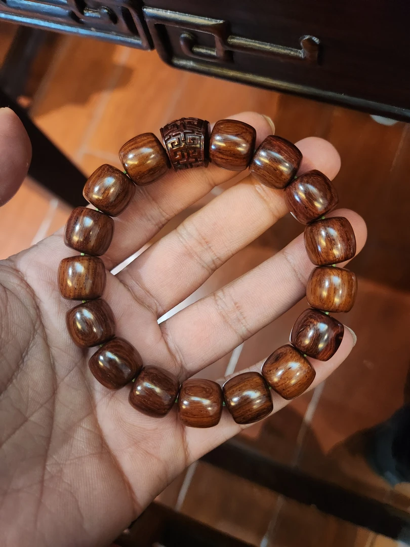 海南黄花梨1.3×1.4开门海紫油梨单圈手串w021604