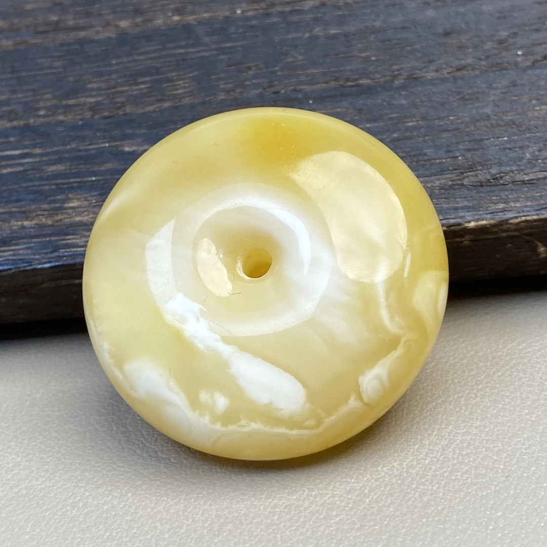 13.36克37.7×14天然俄白妖花蜜蜡平安扣吊坠方扣藏扣无事牌佛珠链