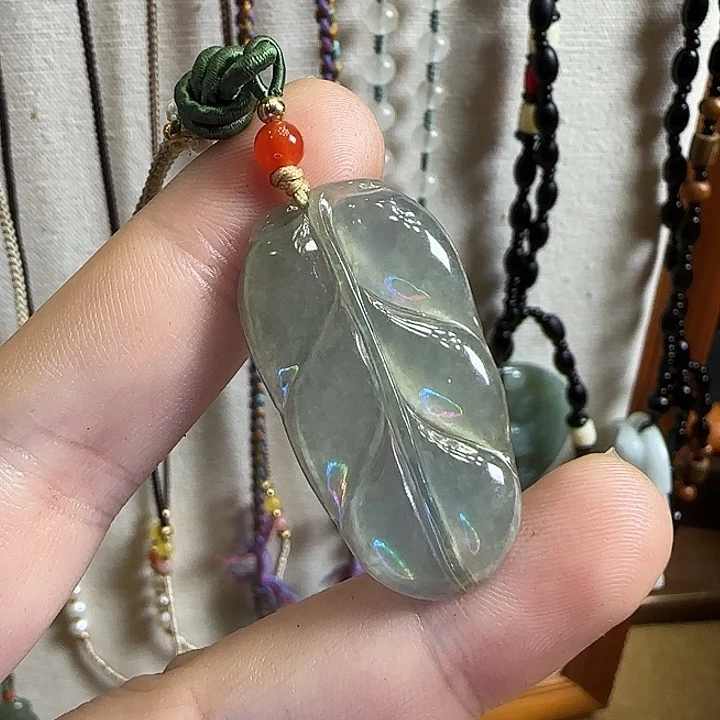 翡翠未镶嵌颈饰翡翠叶子