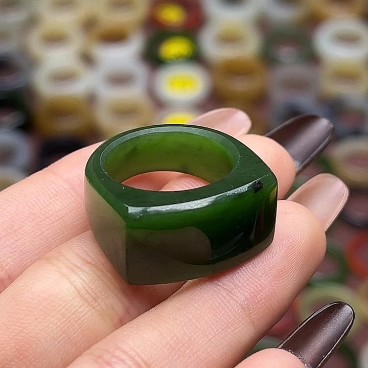 大***姐和田玉未镶嵌戒指17.9