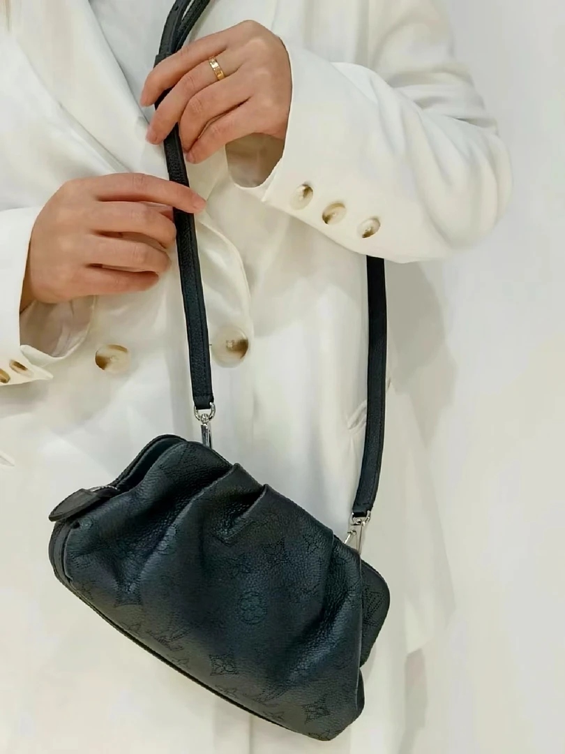 99新 LouisVuitton/路易威登 lv scala云朵包mini黑/甄选