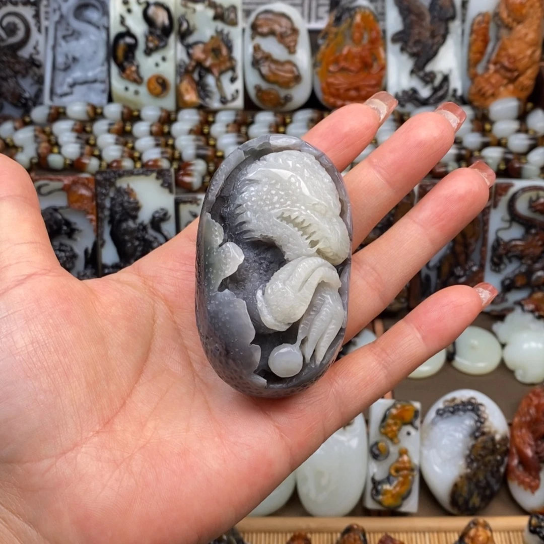 颈饰未镶嵌和田玉