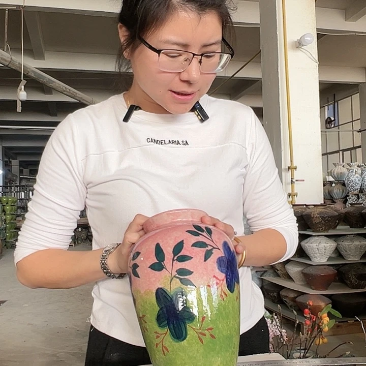 景德镇陶瓷花瓶工厂