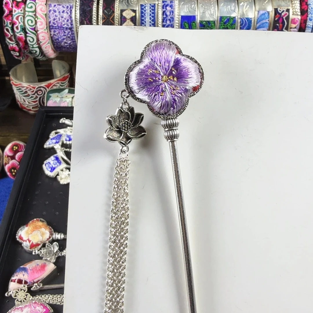 传承非遗刺绣饰品40