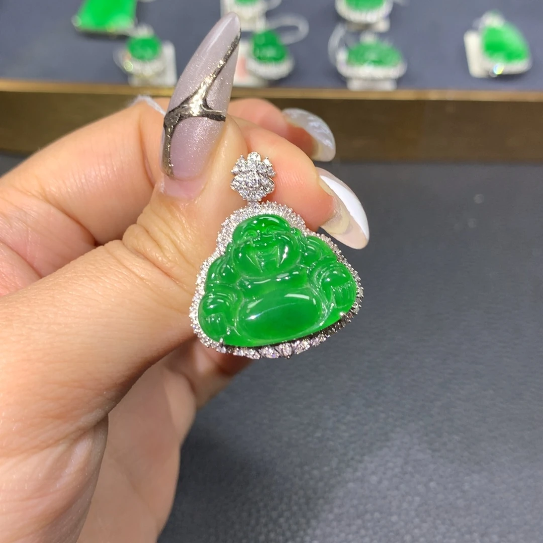 翡翠颈饰18K金镶嵌翡翠