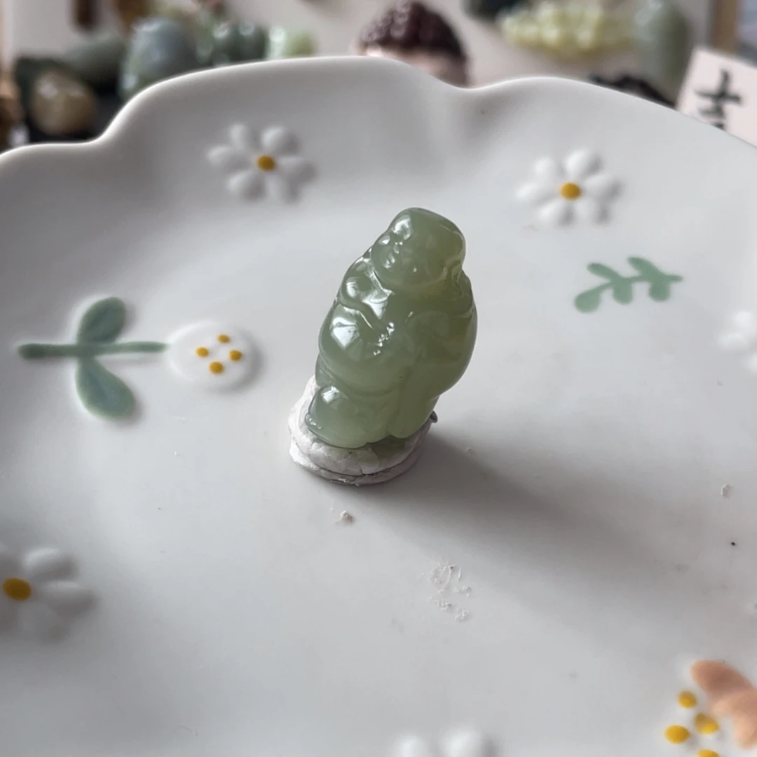 和田玉未镶嵌颈饰佛公