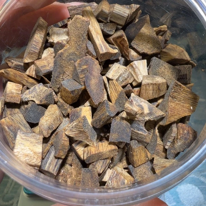 沉香沉香碎屑乌身米粒料50克