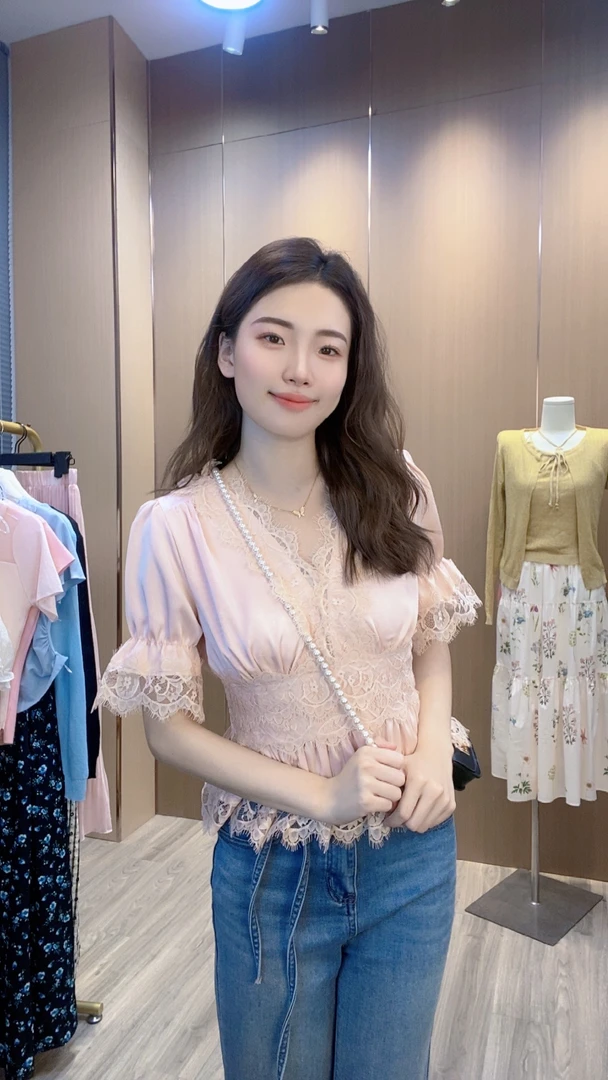 2025新款法式复古气质V领蕾丝拼接衬衫女设计感收腰显瘦百搭上衣