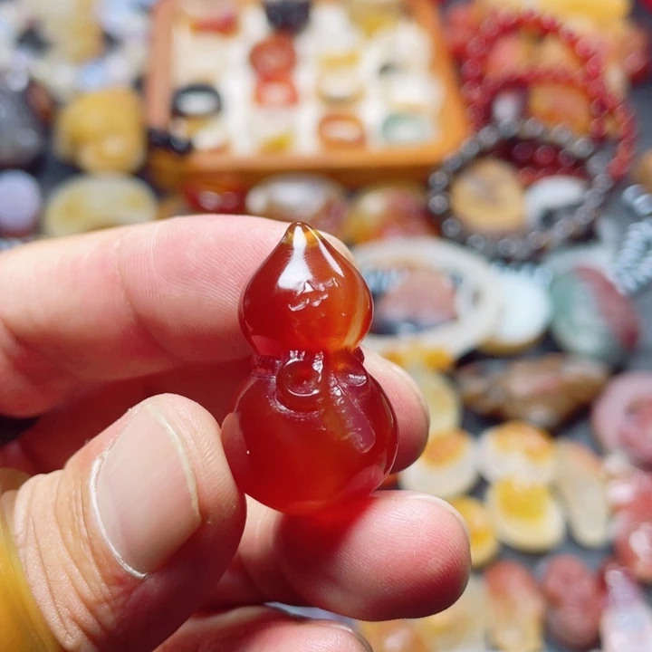龙***康未镶嵌颈饰玛瑙/玉髓