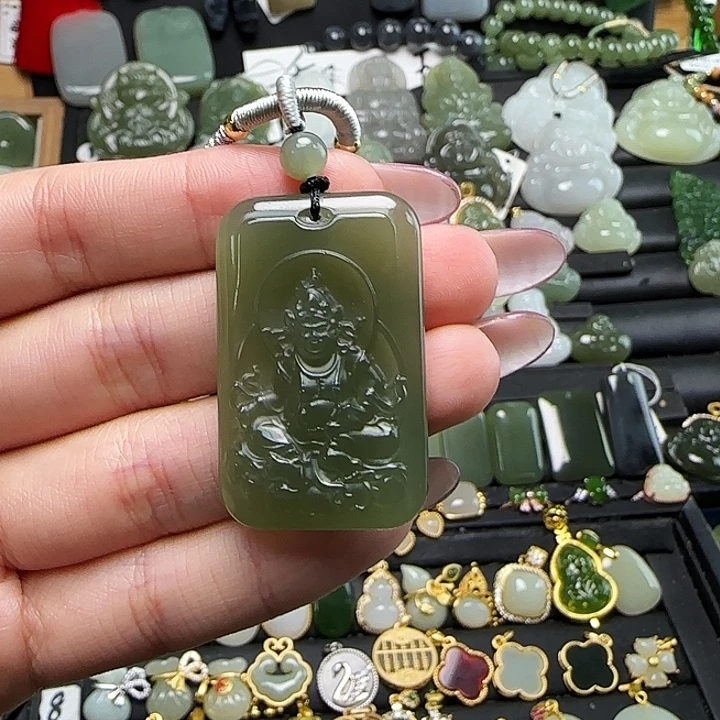 和田玉未镶嵌颈饰卡40