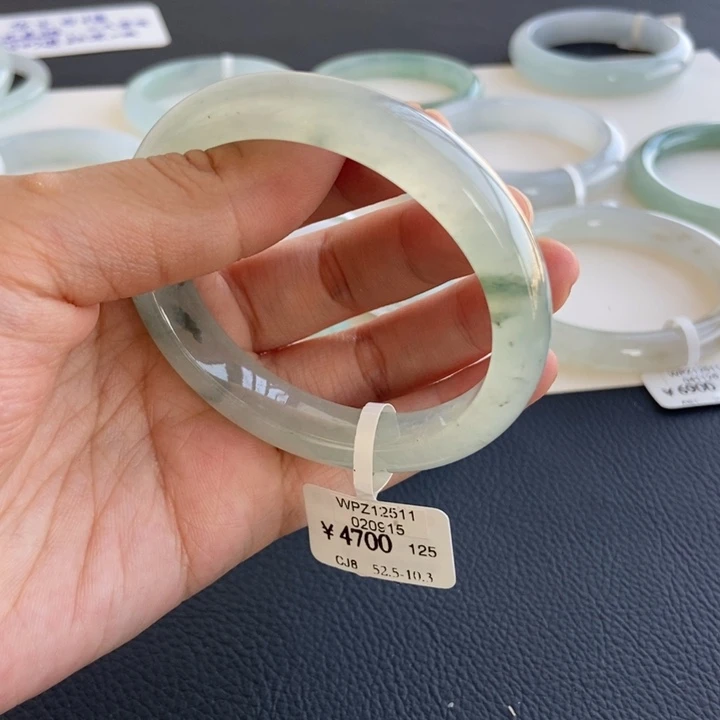 翡翠未镶嵌手镯53贵妃