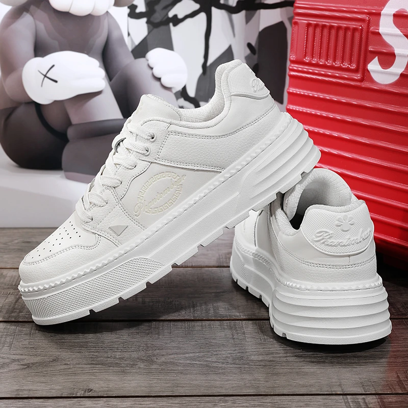 欧洲站情侣2025新款潮牌青少年百搭休闲小白鞋高级感黑白熊猫板鞋