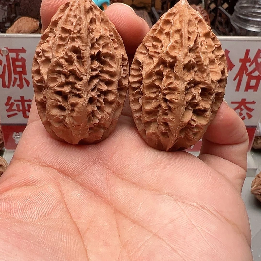 文玩核桃吊坠扁扁