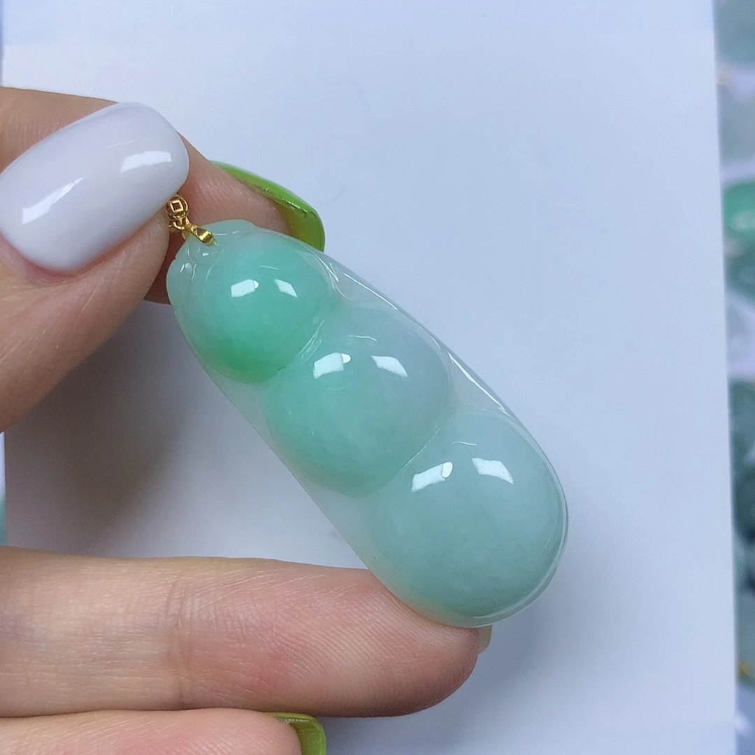 翡翠18K金镶嵌颈饰挂件