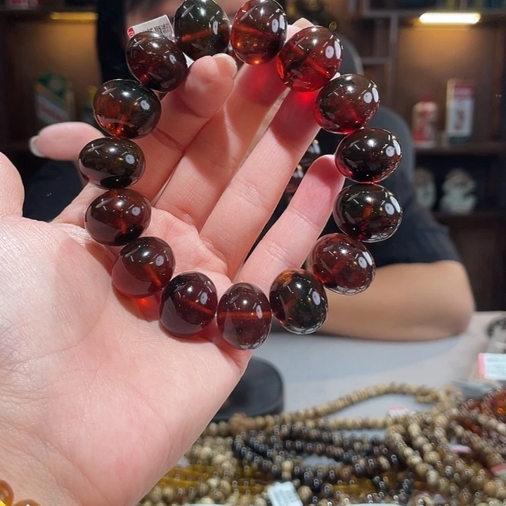 祎***缘琥珀未镶嵌手链18m血