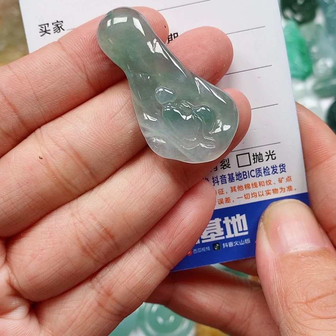 翡翠未镶嵌颈饰悟道