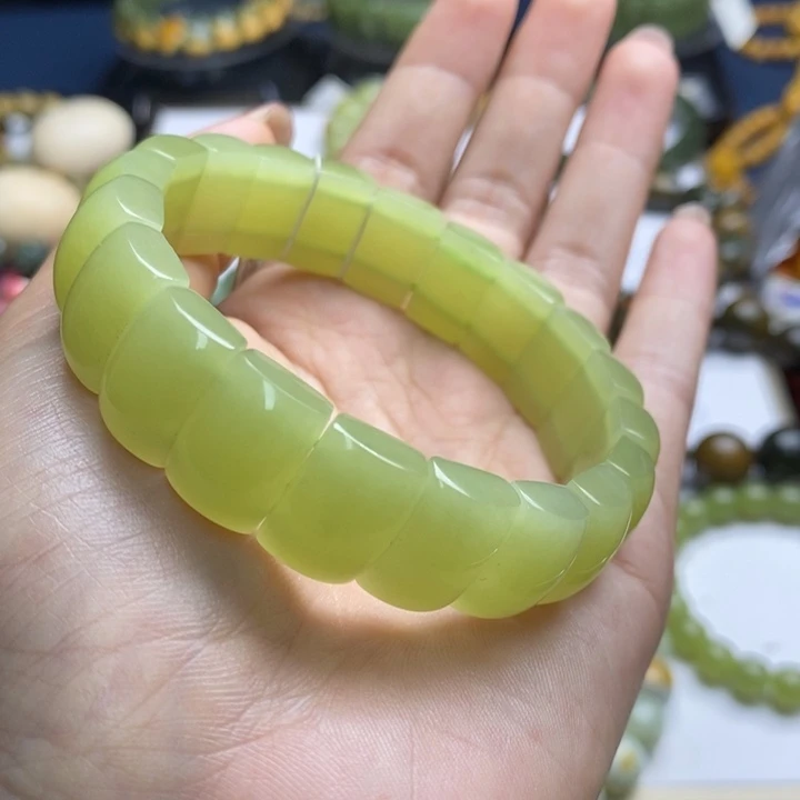 未镶嵌透闪石质玉珠宝奇石灯*头