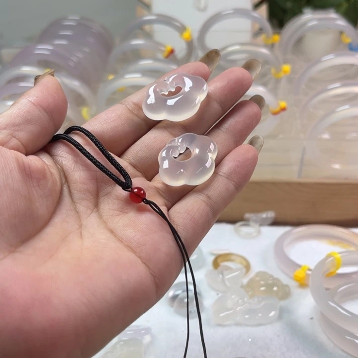 玛瑙/玉髓手镯未镶嵌