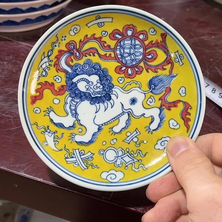 瓷片////////直径13.5厘米。绿