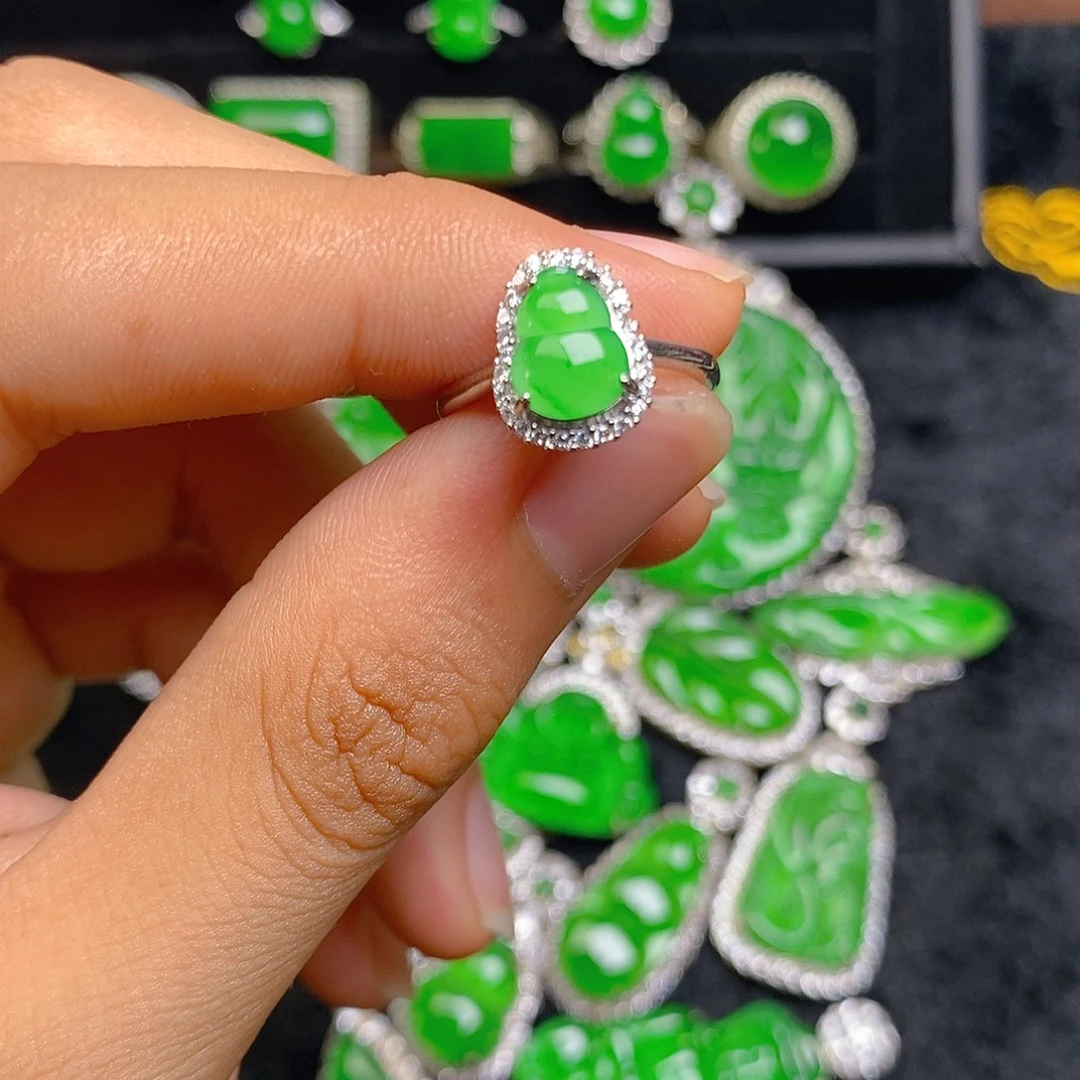 未镶嵌戒指翡翠戒指