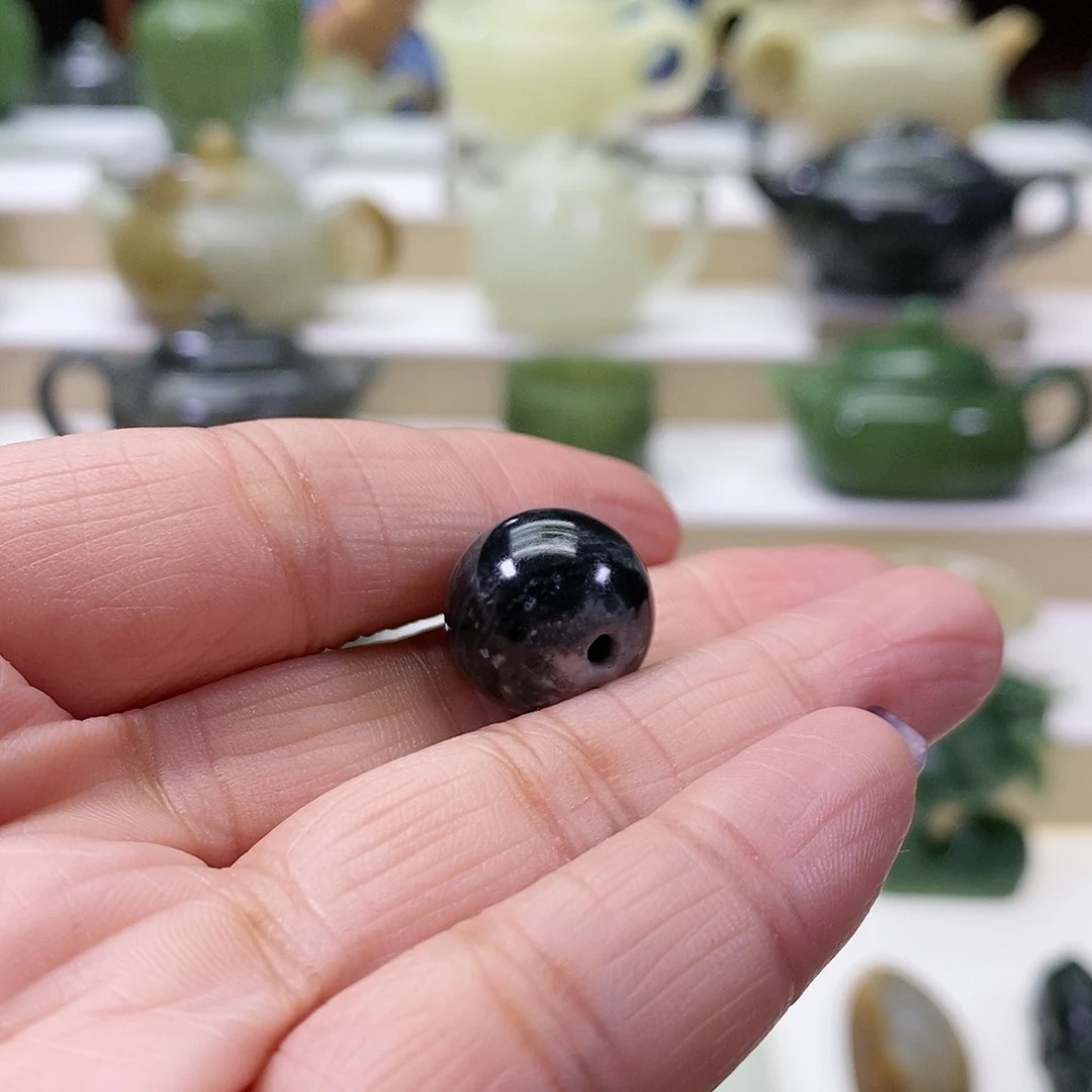 和田玉未镶嵌挂件@**凉珠子（微瑕）