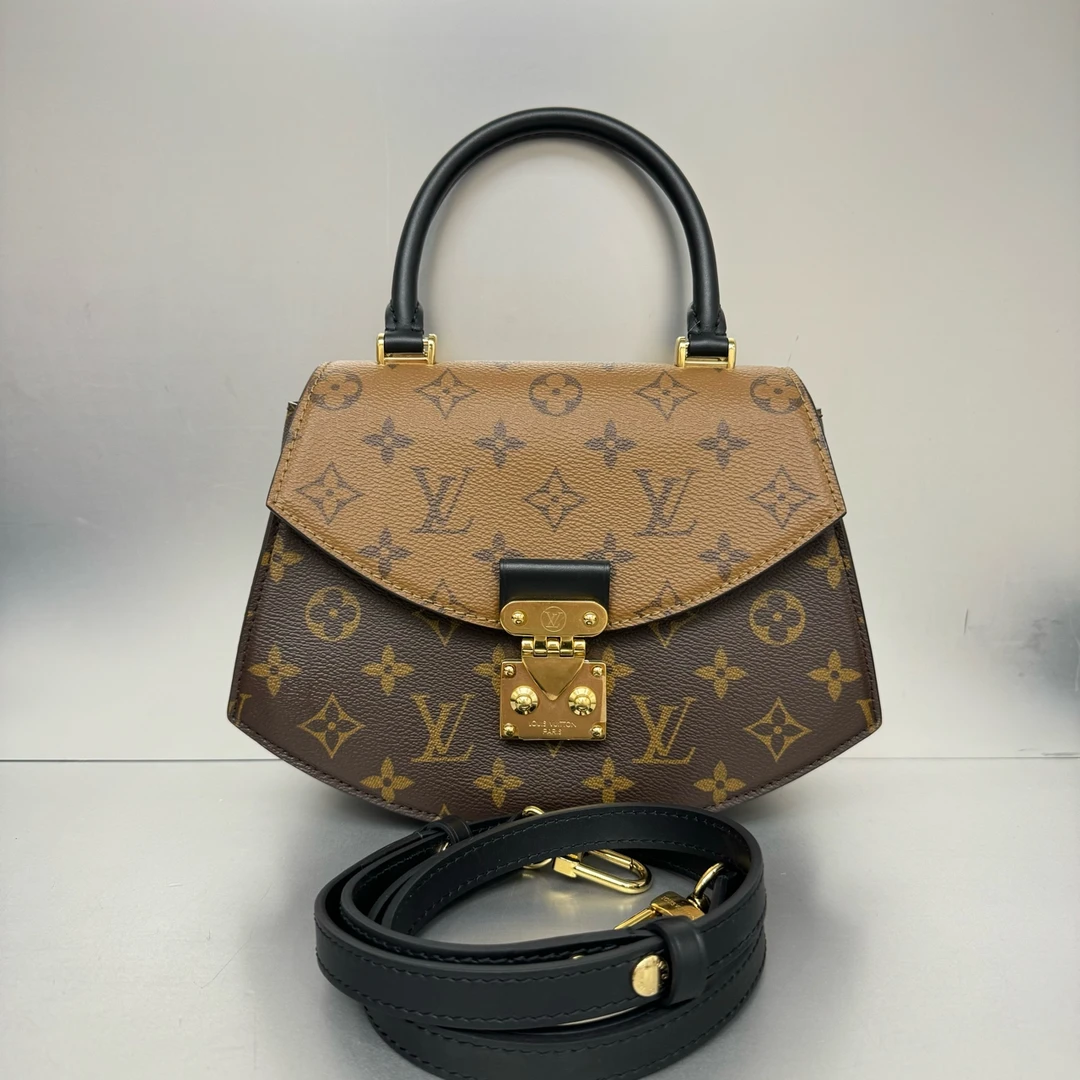 99新 LouisVuitton/路易威登  Lv扇子包 99新 芯片款