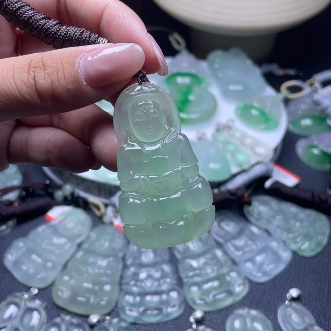 颈饰未镶嵌翡翠