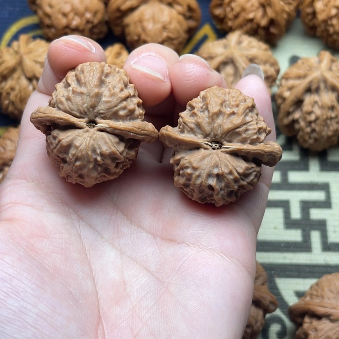 文玩核桃吊坠龙公子35