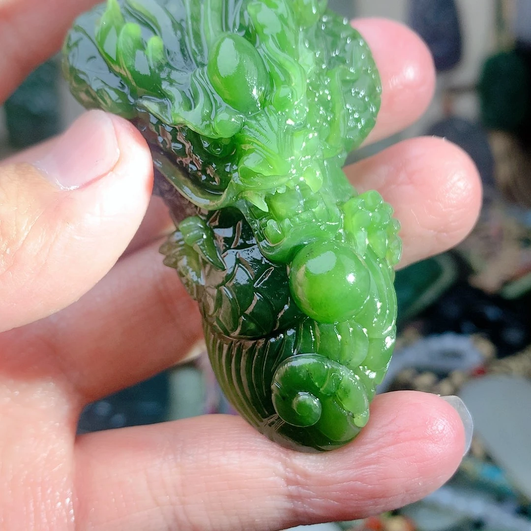 和田玉未镶嵌颈饰龙*