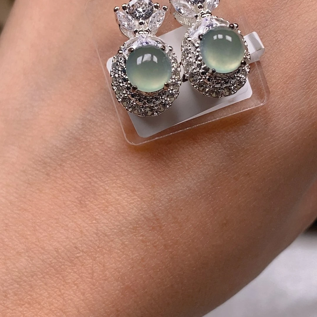 翡翠耳饰未镶嵌晴水蛋面一对