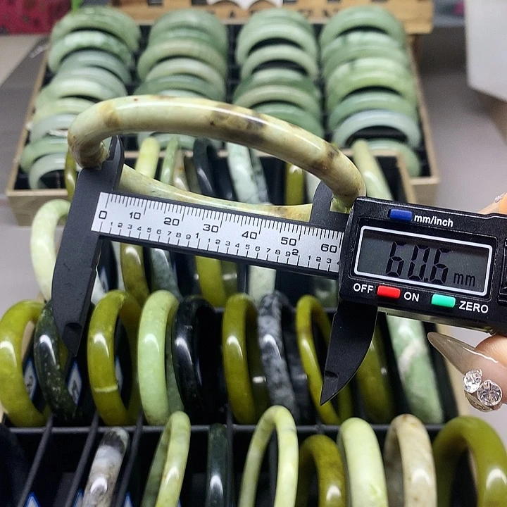 未镶嵌蛇纹石玉手镯209