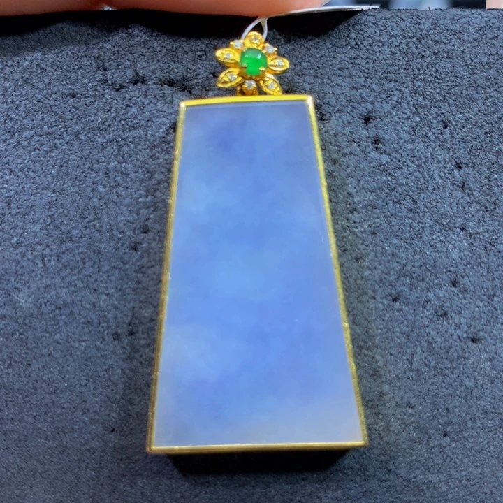 翡翠18K金镶嵌颈饰翡翠