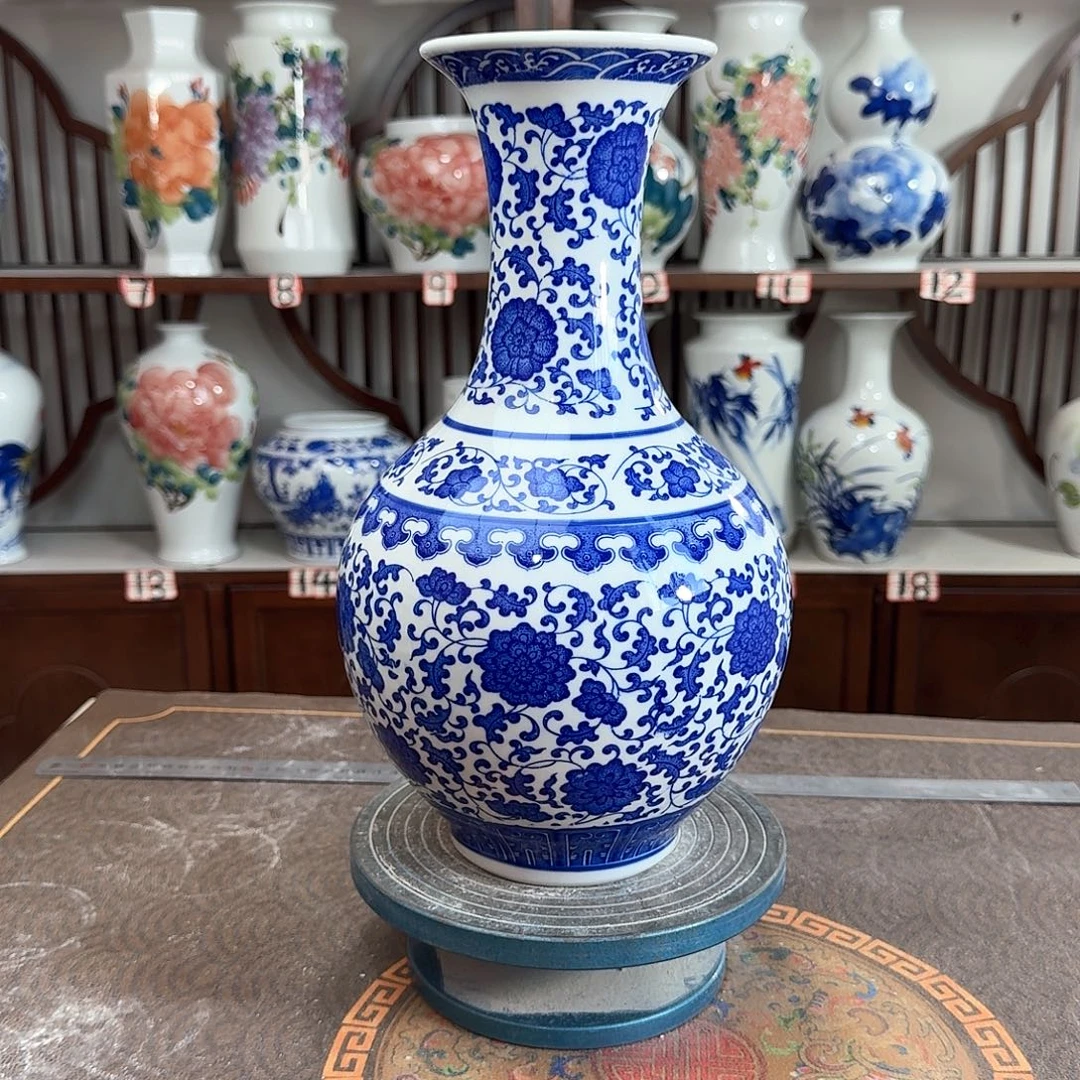 摆件景德镇陶瓷缠枝